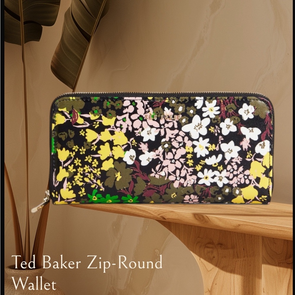 NWOT Ted Baker London Zip-Around Wallet